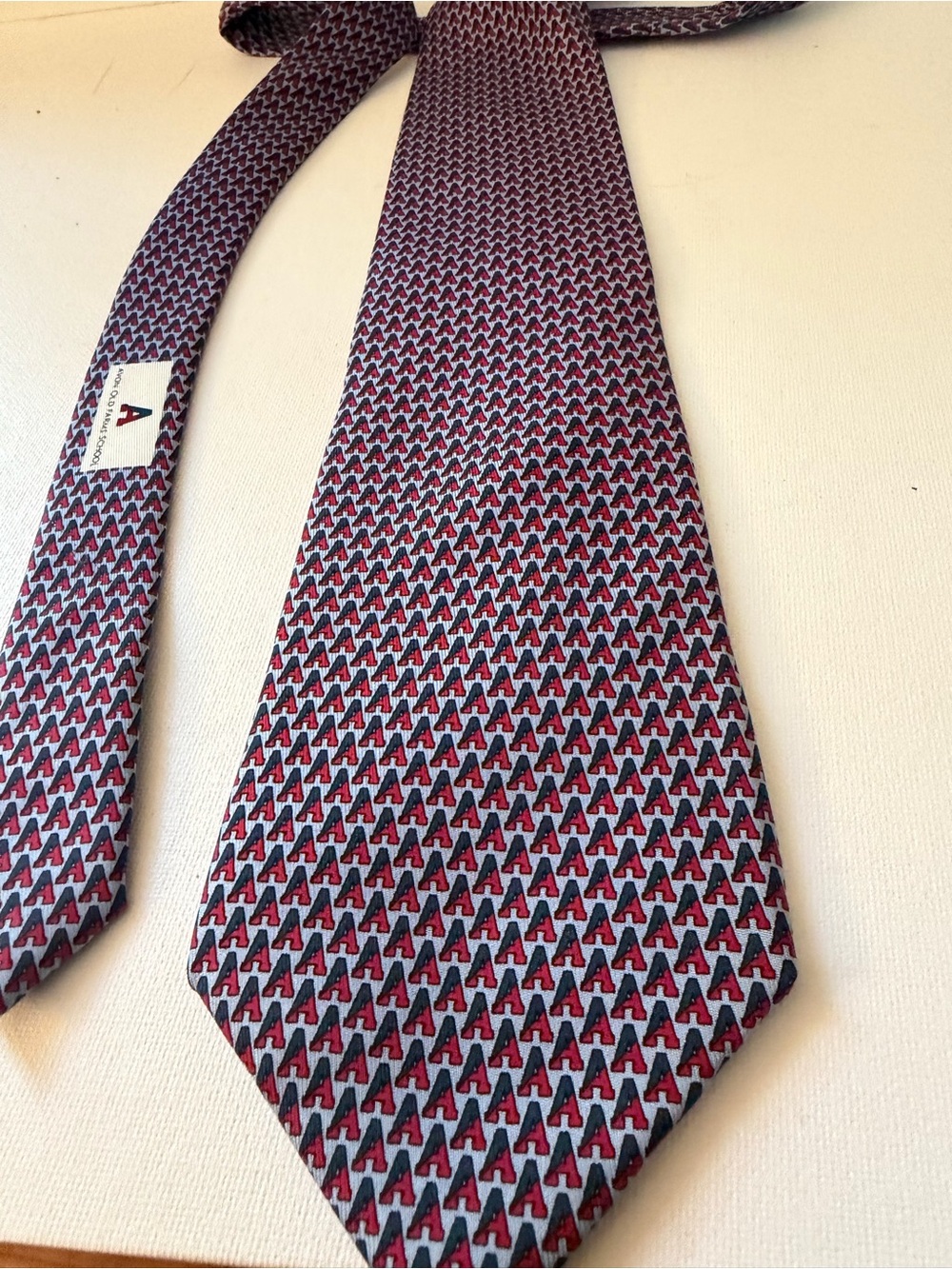 Avon Old Farms Men's Red and Gray Patterned Silk Tie - Vineyard Vines